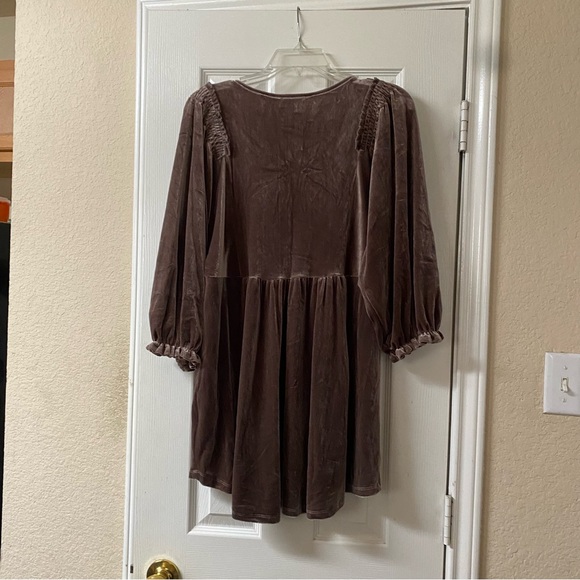 Umgee Velvet Taupe Brown Tunic 3/4 Sleeve V-Neck Empire Waist Top Medium NWT! - Picture 7 of 14